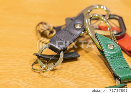 牛革のキーホルダー 牛革のキーホルダー 71737891