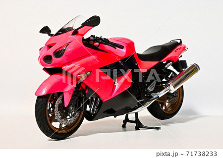 バイクのプラモデル 71738233