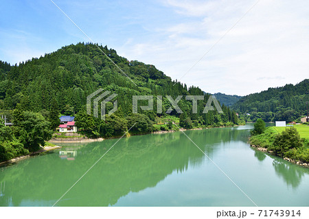 只見線の只見駅から会津川口駅までの各駅と周辺の風景 只見線の只見駅から会津川口駅までの各駅と周辺の風景 71743914
