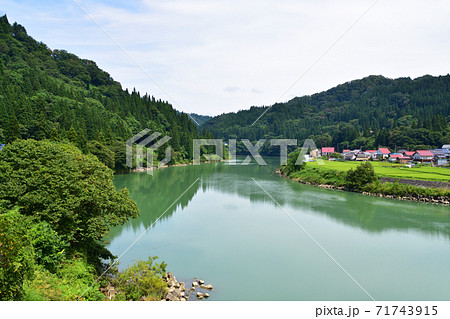 只見線の只見駅から会津川口駅までの各駅と周辺の風景 只見線の只見駅から会津川口駅までの各駅と周辺の風景 71743915