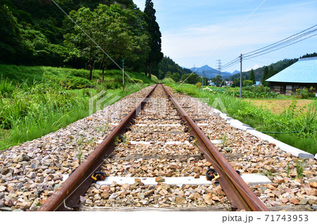 只見線の只見駅から会津川口駅までの各駅と周辺の風景 71743953