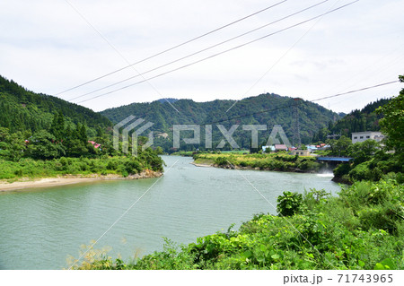 只見線の只見駅から会津川口駅までの各駅と周辺の風景 71743965