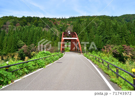只見線の只見駅から会津川口駅までの各駅と周辺の風景 71743972