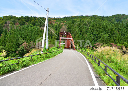 只見線の只見駅から会津川口駅までの各駅と周辺の風景 71743973