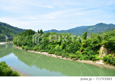 只見線の只見駅から会津川口駅までの各駅と周辺の風景 71743983