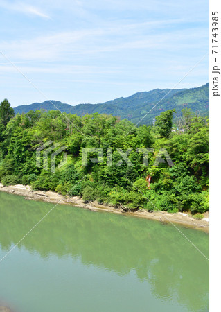 只見線の只見駅から会津川口駅までの各駅と周辺の風景 71743985