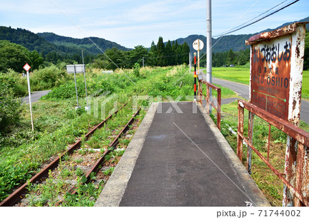 只見線の只見駅から会津川口駅までの各駅と周辺の風景 只見線の只見駅から会津川口駅までの各駅と周辺の風景 71744002