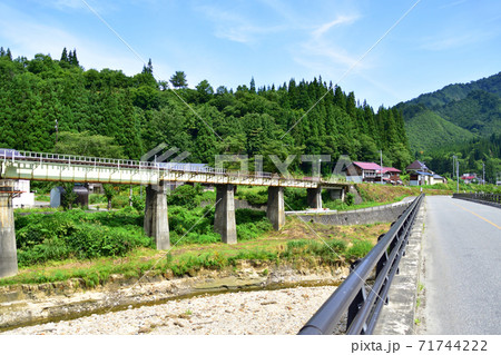 只見線の只見駅から会津川口駅までの各駅と周辺の風景 71744222