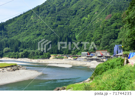 只見線の只見駅から会津川口駅までの各駅と周辺の風景 71744235