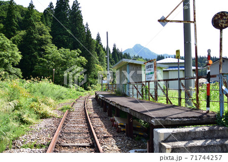 只見線の只見駅から会津川口駅までの各駅と周辺の風景 71744257