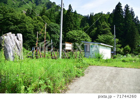 只見線の只見駅から会津川口駅までの各駅と周辺の風景 71744260