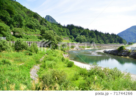 只見線の只見駅から会津川口駅までの各駅と周辺の風景 71744266
