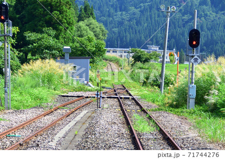 只見線の只見駅から会津川口駅までの各駅と周辺の風景 71744276