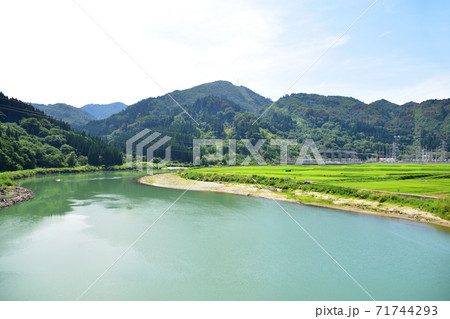 只見線の只見駅から会津川口駅までの各駅と周辺の風景 71744293