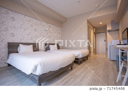 シンプルなインテリアのウイークリーマンション・ホテルの部屋 シンプルなインテリアのウイークリーマンション・ホテルの部屋 71745406
