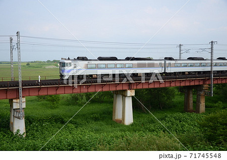 珍車キハ183-104を先頭に網走へ向かう特急「オホーツク」 71745548