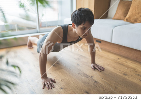 男性のポートレイト 71750553
