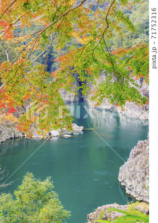 瀞峡　（瀞八丁）　秋　紅葉 71752316