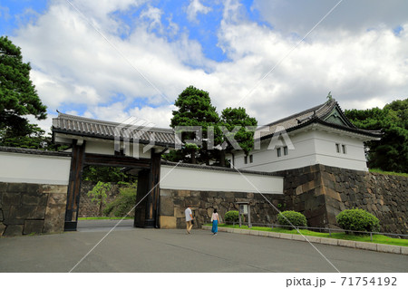 東京散歩　皇居前広場　桜田門 71754192