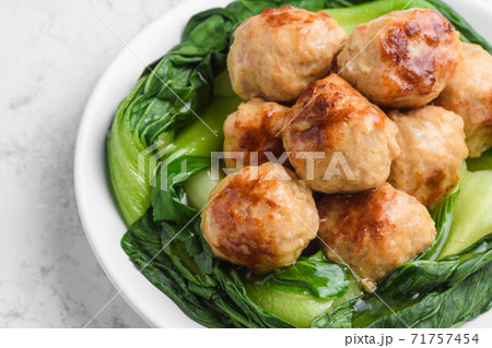 鶏団子とチンゲン菜の餡かけ 鶏団子とチンゲン菜の餡かけ 71757454