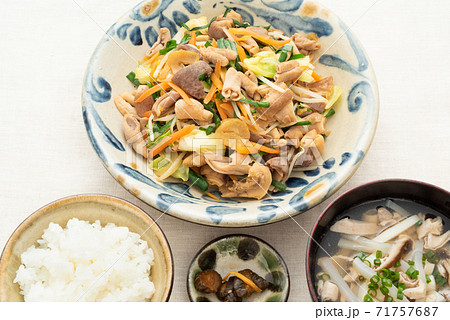 沖縄料理　中身イリチー定食 71757687