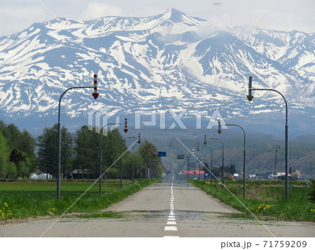 十勝岳　美瑛町　北海道 71759209