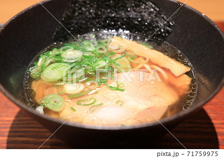 美味しい魚介系出汁のラーメン 美味しい魚介系出汁のラーメン 71759975
