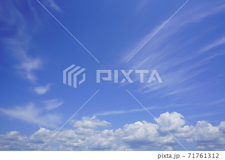 晴天快晴綺麗な青空背景イメージ完成予想図パース素材 71761312