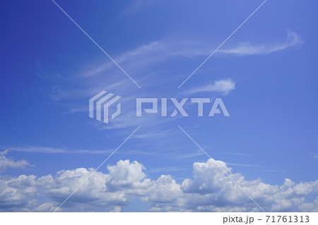 晴天快晴綺麗な青空背景イメージ完成予想図パース素材 71761313