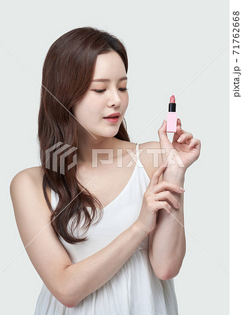 女性 女 女の子 71762668