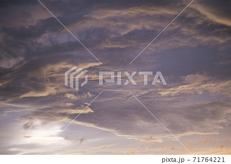 朝焼けの空 朝焼けの空 71764221