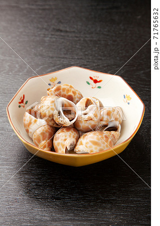 バイ貝の煮付け 71765632