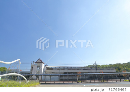 駅前の風景(愛知県日進市 名鉄米野木駅) 駅前の風景(愛知県日進市 名鉄米野木駅) 71766465
