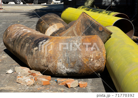 Replacement of a section of the heating main. 71770392
