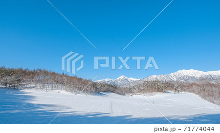 冬の中山高原（長野県大町市） 71774044