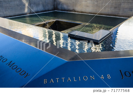 9 11 Memorial and the new World trade centre in Manhattan, New York 71777568