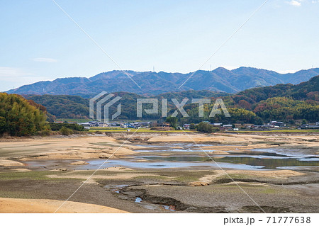 水が抜かれたため池 城池 (香川県高松市) 水が抜かれたため池 城池 (香川県高松市) 71777638