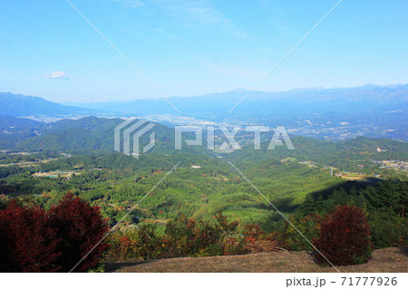 極楽峠パノラマパークから望む伊那谷 71777926