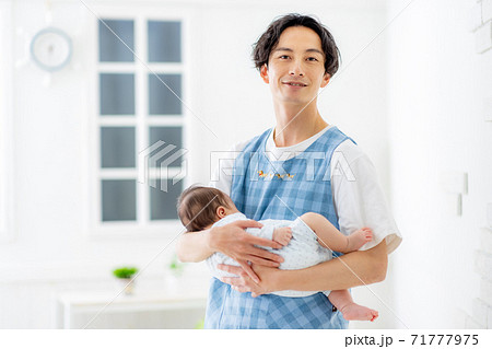 男性　保育士　仕事 71777975