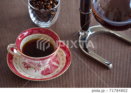 コーヒーサイフォンでコーヒータイム コーヒーサイフォンでコーヒータイム 71784802