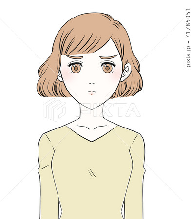 美容と女性　ムッとした表情 71785051