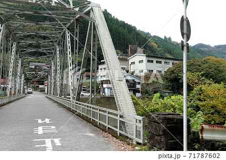 五ヶ瀬川沿い日之影町の町並み 五ヶ瀬川沿い日之影町の町並み 71787602