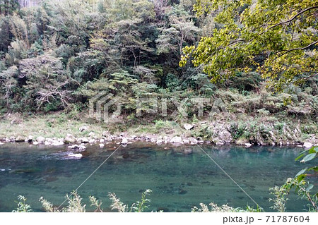 宮崎県日之影町五ヶ瀬川沿いの風景 宮崎県日之影町五ヶ瀬川沿いの風景 71787604