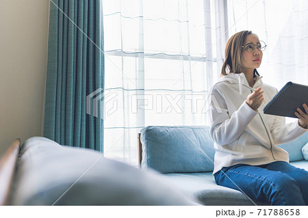 女性ポートレート 女性ポートレート 71788658