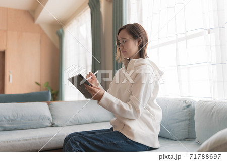 女性ポートレート 女性ポートレート 71788697