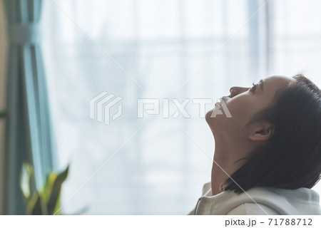 女性ポートレート 71788712