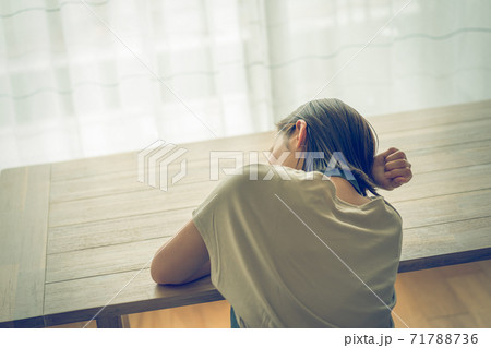 女性ポートレート 71788736