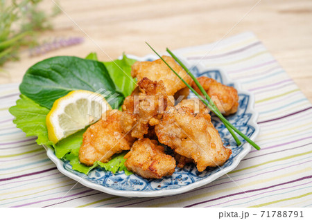 鶏の唐揚げ 鶏の唐揚げ 71788791