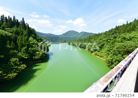 会津川口駅から会津駅までの只見線車窓からの風景 71790254