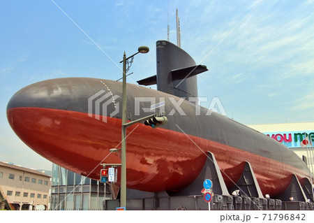 呉の街中の潜水艦 71796842